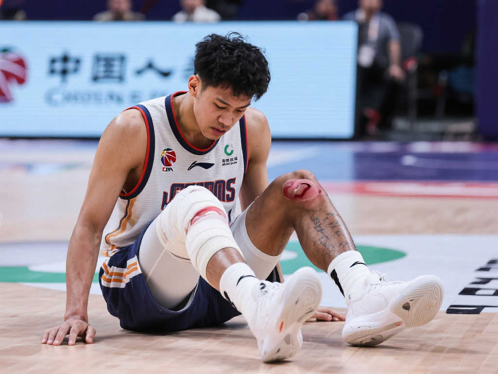 崔永熙回忆受伤瞬间：膝盖闷响勾起林书豪重伤阴影